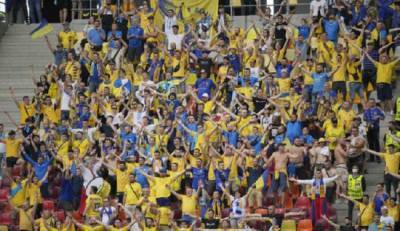 В Госдуме призвали УЕФА наказать украинских фанатов за оскорбление Путина