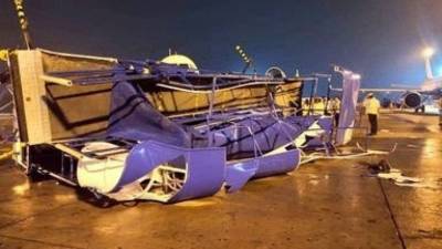 Три самолета столкнулись в индийском аэропорту во время шторма