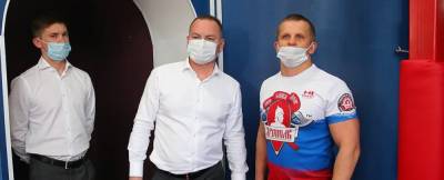 Глава Красногорска Алексей Спасский познакомился со спортсменами «Ярополка»