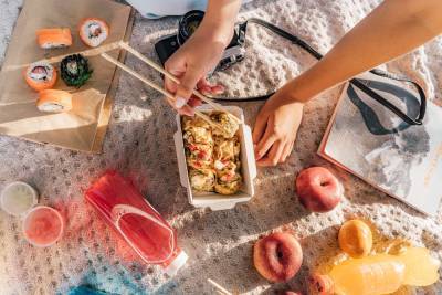 18 июня отмечаем Всемирный день гармонии, Международный день пикника, Международный день суши