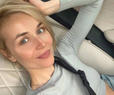 Полина Гагарина отдыхает в Греции в компании мужчины, сопровождавшего ее на премии “Муз-ТВ”