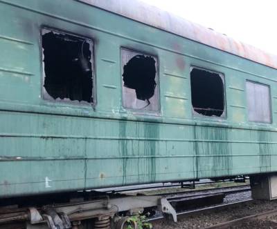 В Камышлове сгорел вагон поезда с рабочими. Пострадавший в реанимации