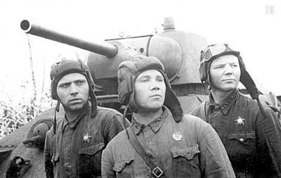 Зачем советскиe танкисты всегда возили с собой шелковые платки