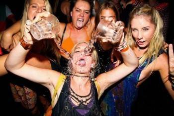 Женщинам детородного возраста хотят запретить употреблять спиртное