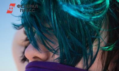 Тюменский омбудсмен прокомментировал снижение оценки студенту с зелеными волосами