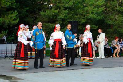 Астраханцы хором могут исполнить русские народные песни