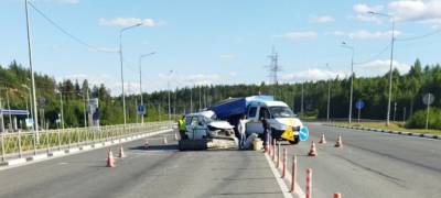 Появились новые кадры с места серьезной аварии на выезде из Петрозаводска (ФОТО)