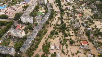 В сети появилось видео затопления Керчи после ливня