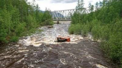 Четыре человека пропали без вести при форсировании ручья на "Урале"