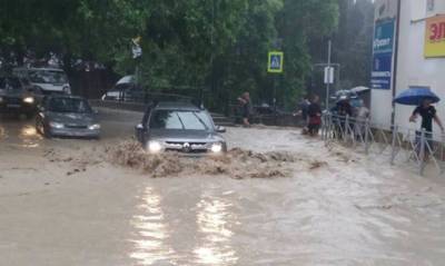 Ялту закрыли из-за наводнения и объявили эвакуацию