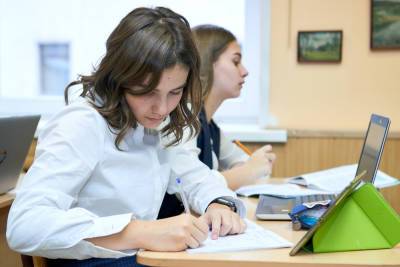18 июня в российских школах проходит ЕГЭ по иностранным языкам и биологии – Учительская газета