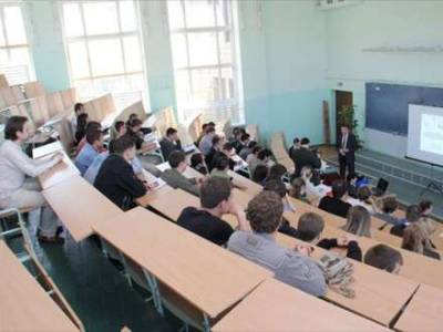 Образовательные кредиты предназначены только для обучения в вузах Азербайджана - министр