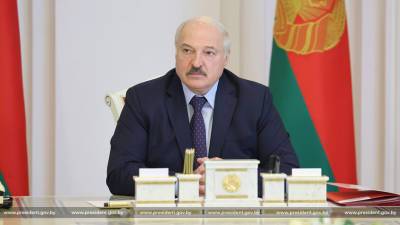 Лукашенко назначил новых послов и предостерег их от предательства