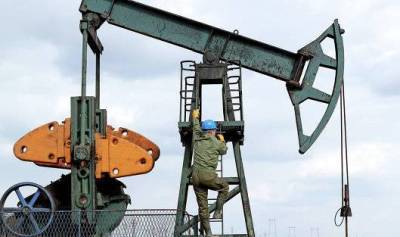 Цены на нефть замедлили темпы падения