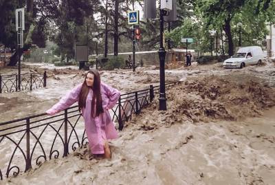 Янина Павленко - В Ялте объявлен режим чрезвычайной ситуации: месячная норма осадков выпала за шесть часов - kp.ua - Украина - Ялта
