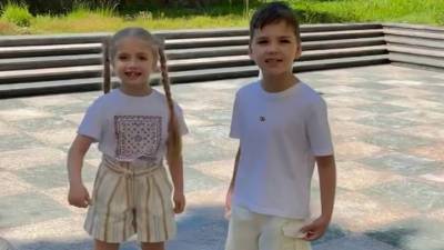 Видео из Сети. Дети поздравили Максима Галкина с 45-летием хвалебным рэпом