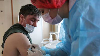 В Ленинградской области ввели обязательную вакцинацию для сотрудников некоторых сфер