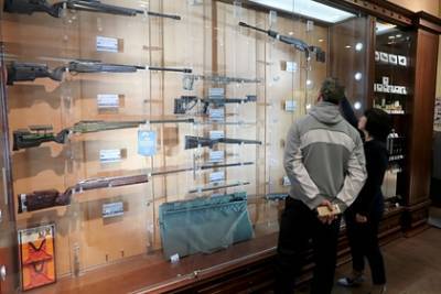 В Госдуму внесли новый закон об ужесточении правил продажи оружия