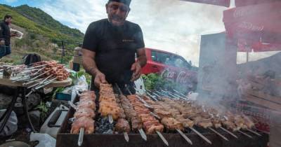 Тонкости армянского шашлыка: почему он готовится быстрее другого мяса