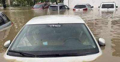 Наводнение парализовало Ялту. На помощь пошли войска