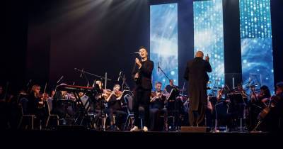 В Светлогорске выступят Илья Хвостов с группой «МЫсли вслух» и симфоническим оркестром Аркадия Фельдмана