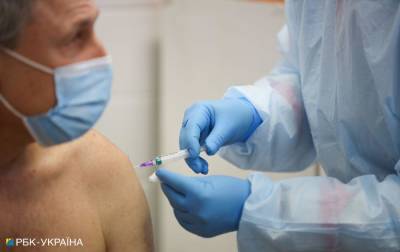 В Ужгороде заработает центр массовой вакцинации: прививки будут делать всем желающим