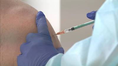 Работодателей Ленобласти обязали вакцинировать не менее 80% сотрудников