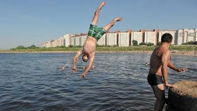 МЧС объяснило петербуржцам, как спастись от аномальной жары