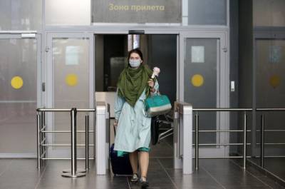 Вернувшихся из-за рубежа москвичей оштрафовали на 17 млн за несданные тесты на COVID-19