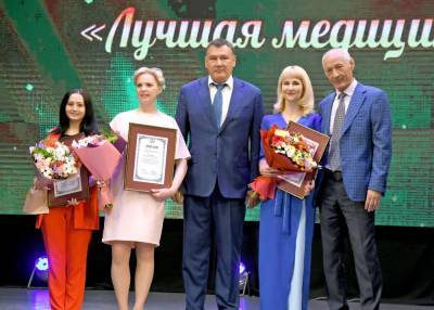 Более 700 липецких медиков получили награды к празднику