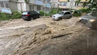 Улицы превратились в реки: такого наводнения в Ялте не было 100 лет