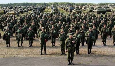 Разведка озвучила цифры российских военных и техники, стянутых к границе с Украиной