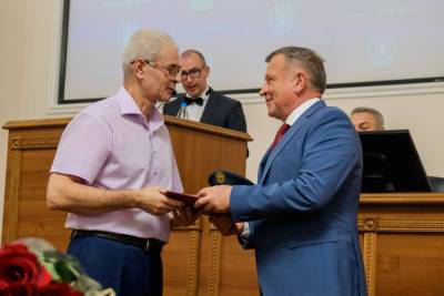 В Волгограде вручили награды лучшим медицинским работникам