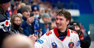СМИ: Шестикратный чемпион мира по хоккею с мячом Максим Ишкельдин совершил самоубийство