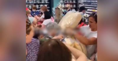 В Воронеже на открытии магазина женщины устроили драку за дешёвые подушки