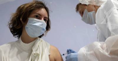 Российские медики развеяли заблуждения о противопоказаниях к вакцинации от коронавируса