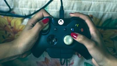Видео из Сети. Ученые: видеоигры помогают лечить тревогу и депрессию