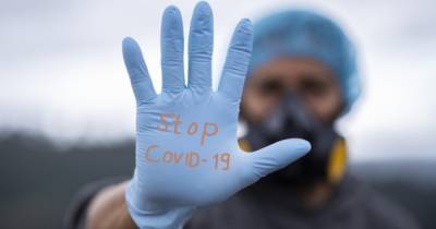 В Украине меньше 900 инфицированных COVID-19 за сутки