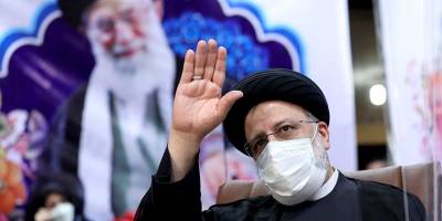 Выборы в Иране: соперники фаворита гонки поздравили его с победой