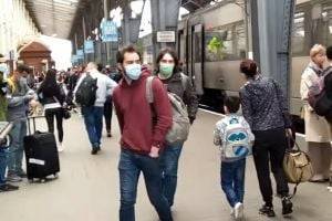Украинцам позволили снять маски, Минздрав назвал условие
