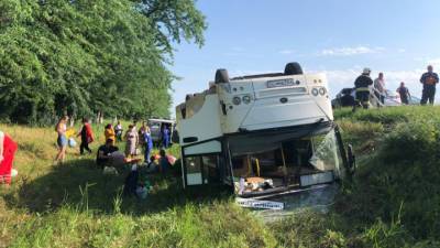 На Кубани перевернулся рейсовый автобус: 14 пострадавших