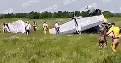 МЧС: 5 человек попали в реанимацию после падения самолета в Кузбассе