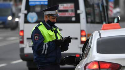 В Москве усилили проверку масок у водителей такси и пассажиров