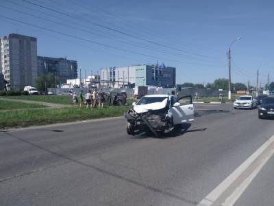 В Твери водитель устроила жесткое ДТП у «кольца»