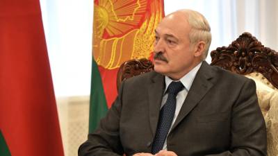 Лукашенко решил закрыть небо для Украины