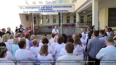 Лукашенко: в Беларуси пока нет необходимости в обязательной вакцинации от COVID-19