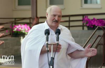 Лукашенко: Беларусь не будет принимать летящие через Украину самолеты