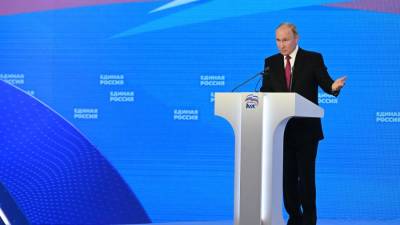 Путин завил о высоком риске партии власти «забронзоветь» и «обрасти коркой»