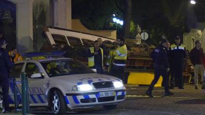 Машина главы португальского МВД насмерть сбила человека