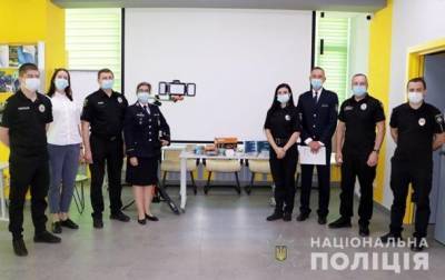 ЕС передал полиции Донбасса оборудование для криминалистов
